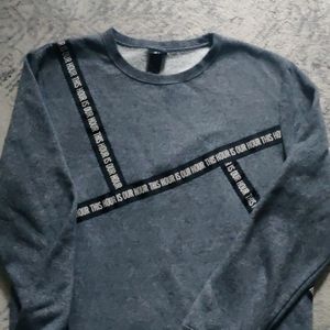 H&M gray sweatshirt